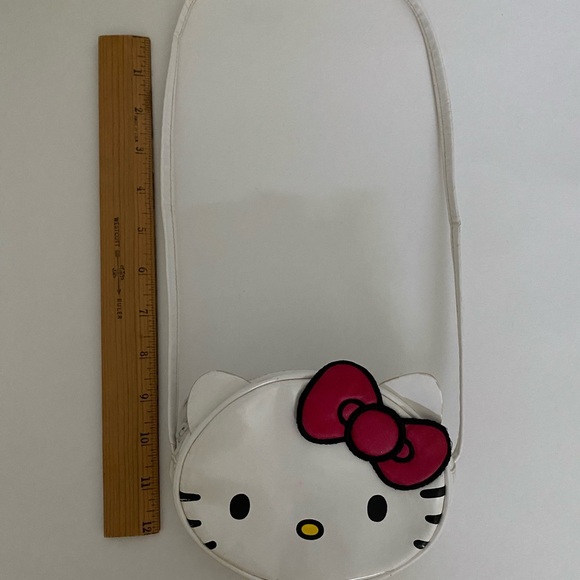 Hello Kitty Purse - Picture 10 of 10